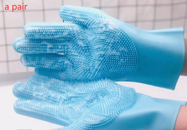 Magic Grooming Glove Removes Hair While Your Pet Enjoys